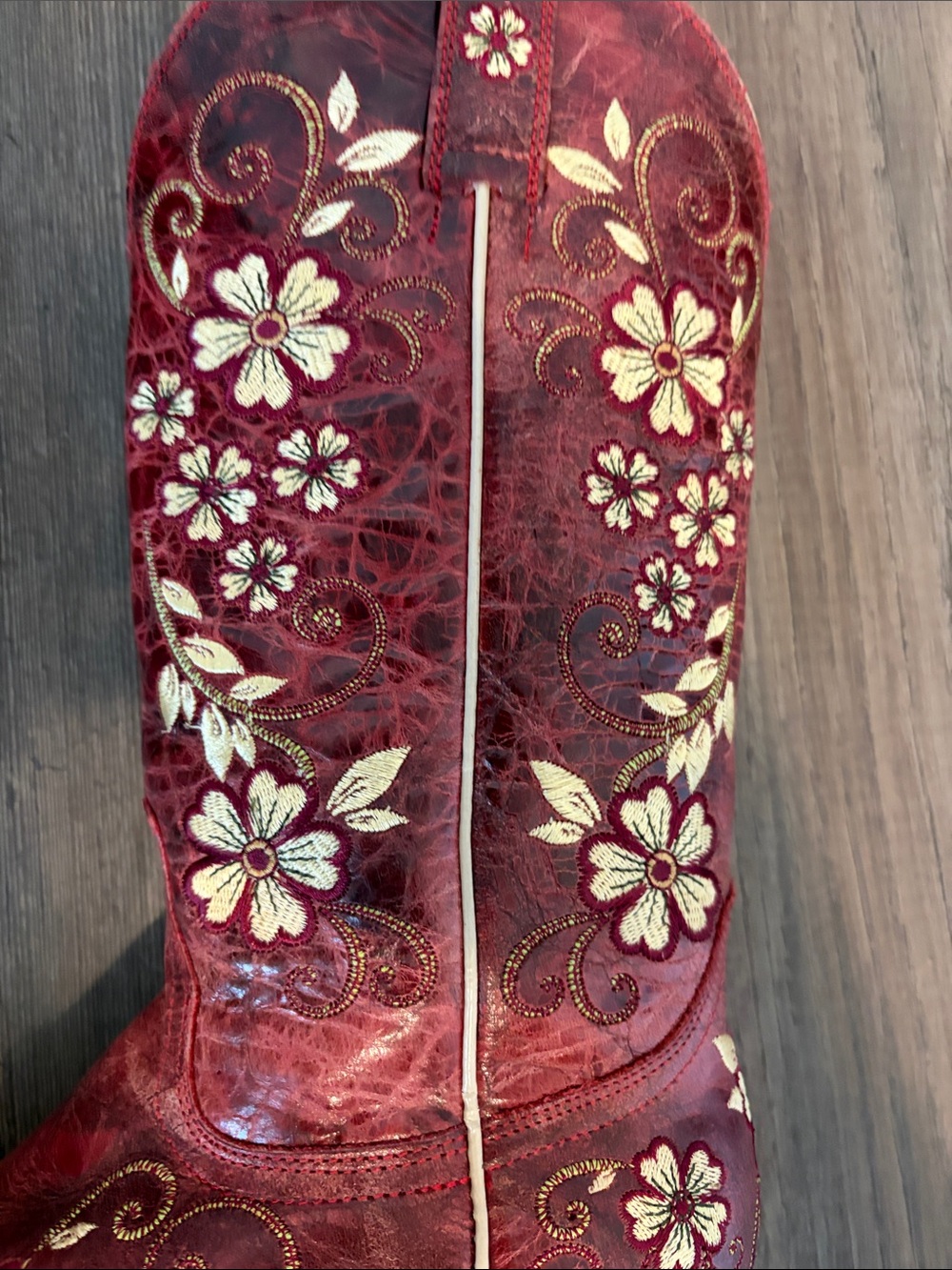Beautiful floral embroidered deep red Shyanne cowgirl/cowboy boots - Picture 11 of 13